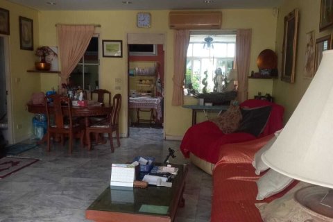 Casa de 3 dormitorios en Pattaya, Tailandia № 164150 - foto 2