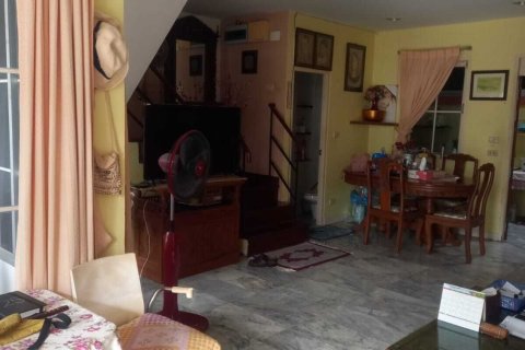 Casa de 3 dormitorios en Pattaya, Tailandia № 164150 - foto 9