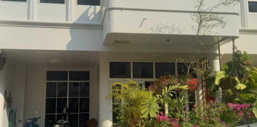 Casa de 3 dormitorios en Pattaya, Tailandia № 164150
