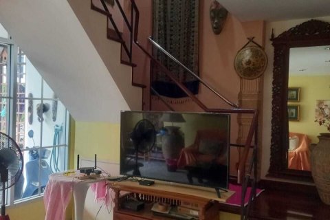 Casa de 3 dormitorios en Pattaya, Tailandia № 164150 - foto 4