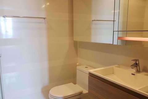 Condominio de 1 dormitorio en Khlong Toei, Bangkok, Tailandia № 69723 - foto 8