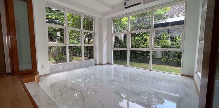 Casa de 4 dormitorios en Chatuchak, Bangkok, Tailandia № 69725