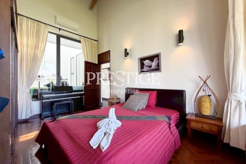 Casa de 3 dormitorios en Pattaya, Tailandia № 209917 - foto 21