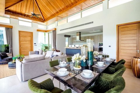 Chalet de 3 dormitorios en Bang Tao, Tailandia № 179585 - foto 4