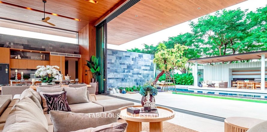 Villa in Bang Tao, Thailand 4 bedrooms № 179584