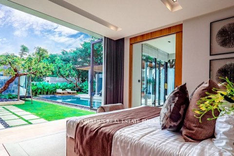 Villa in Bang Tao, Thailand 4 bedrooms № 179584 - photo 2