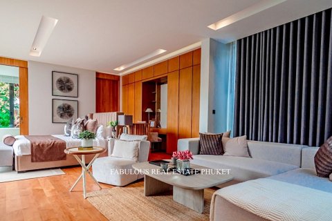 Villa in Bang Tao, Thailand 4 bedrooms № 179584 - photo 16