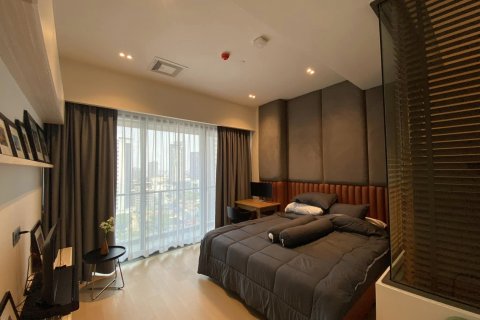 Condominio de 1 dormitorio en Watthana, Bangkok, Tailandia № 133671 - foto 15