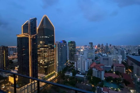 Condominio de 2 dormitorios en Watthana, Bangkok, Tailandia № 133673 - foto 18