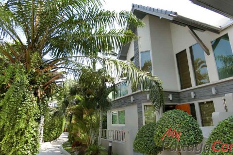 Casa de 4 dormitorios en Bang Lamung, Tailandia № 32334