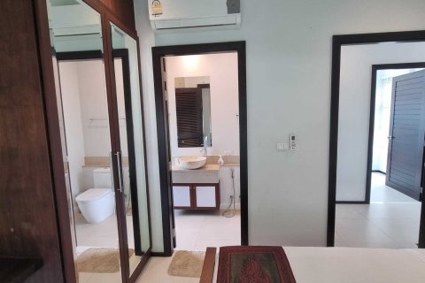 Chalet de 3 dormitorios en Phuket, Tailandia № 150044 - foto 26