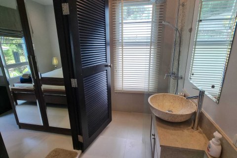 Chalet de 3 dormitorios en Phuket, Tailandia № 150044 - foto 27