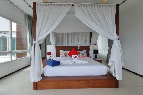Chalet de 3 dormitorios en Phuket, Tailandia № 150044 - foto 16