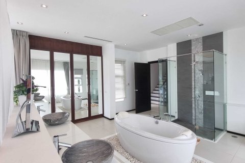 Chalet de 3 dormitorios en Phuket, Tailandia № 150044 - foto 19