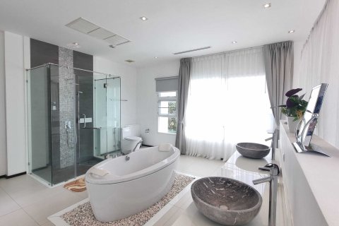 Chalet de 3 dormitorios en Phuket, Tailandia № 150044 - foto 18