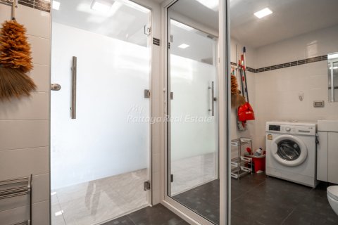 Condo in Bang Lamung, Thailand, 1 bedroom № 153974 - photo 9