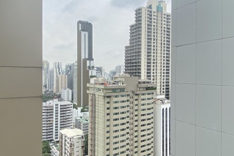Condo in Khlong Toei, Bangkok, Thailand, 2 bedrooms  № 200727 - photo 11