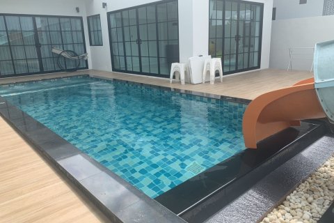 Chalet de 3 dormitorios en Hua Hin, Tailandia № 135646 - foto 24