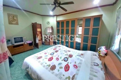 House in Pattaya, Thailand 4 bedrooms № 198531 - photo 6