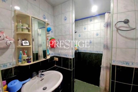 House in Pattaya, Thailand 4 bedrooms № 198531 - photo 15