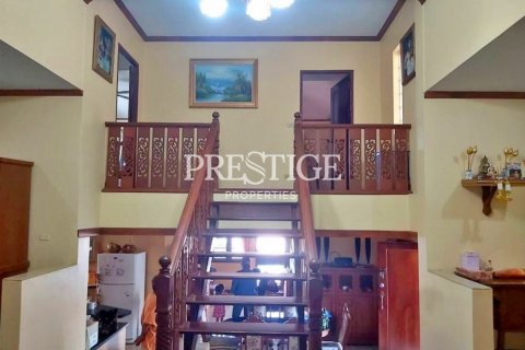 House in Pattaya, Thailand 4 bedrooms № 198531 - photo 5