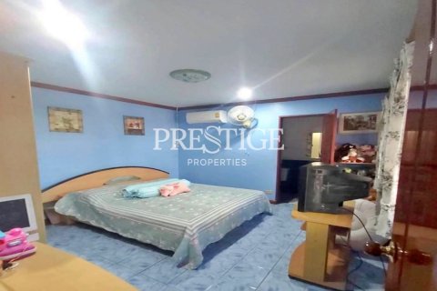 House in Pattaya, Thailand 4 bedrooms № 198531 - photo 11