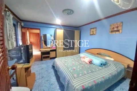 House in Pattaya, Thailand 4 bedrooms № 198531 - photo 10