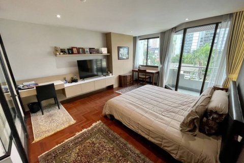 Condominio de 2 dormitorios en Khlong Toei, Bangkok, Tailandia № 134650 - foto 9