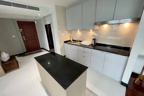 Condominio de 2 dormitorios en Khlong Toei, Bangkok, Tailandia № 134650 - foto 5