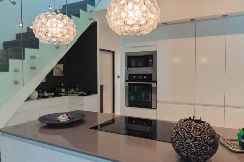 Chalet de 3 dormitorios en Hua Hin, Tailandia № 134653 - foto 8
