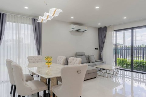 Casa de 4 dormitorios en Hang Dong, Tailandia № 134652 - foto 9