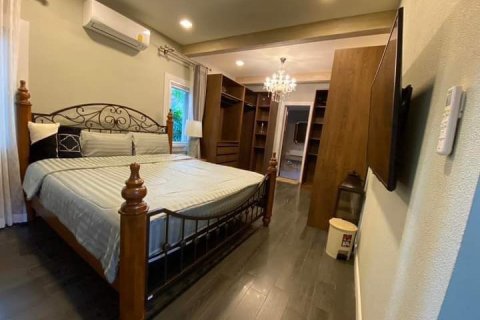 Casa de 3 dormitorios en Pattaya, Tailandia № 71658 - foto 8