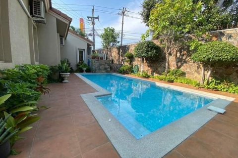 Casa de 3 dormitorios en Pattaya, Tailandia № 71658 - foto 2