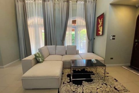 Casa de 3 dormitorios en Pattaya, Tailandia № 71658 - foto 11