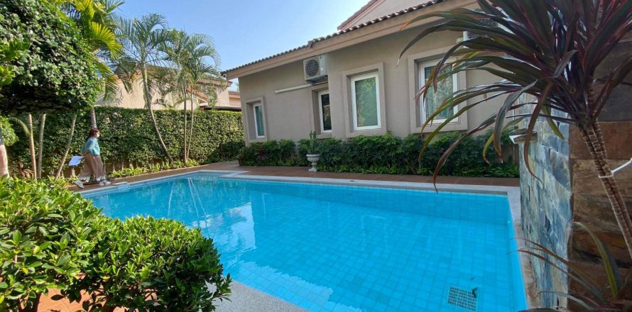 Casa de 3 dormitorios en Pattaya, Tailandia № 71658