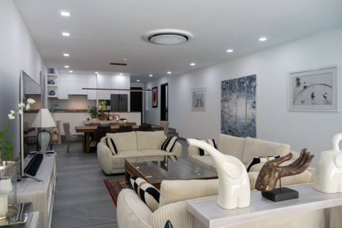 Condo in Phuket, Thailand, 3 bedrooms № 156293 - photo 6