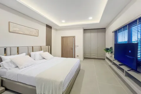 Chalet de 7 dormitorios en Pattaya, Tailandia № 155712 - foto 20