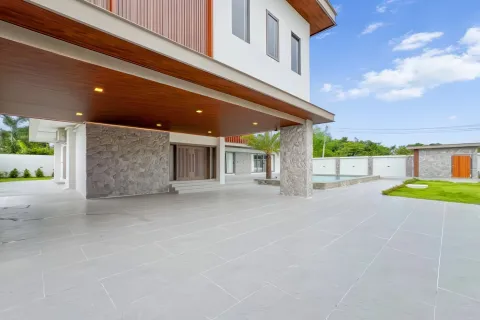 Chalet de 7 dormitorios en Pattaya, Tailandia № 155712 - foto 7