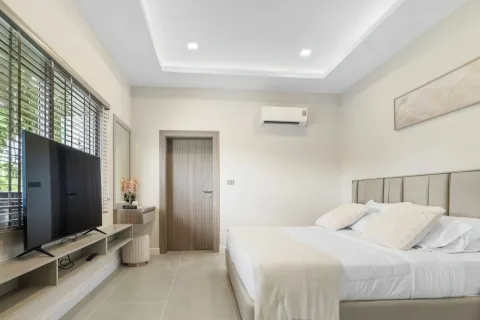 Chalet de 7 dormitorios en Pattaya, Tailandia № 155712 - foto 18