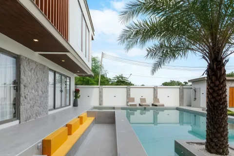 Chalet de 7 dormitorios en Pattaya, Tailandia № 155712 - foto 3