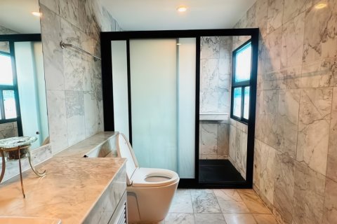 Apartamento de 2 dormitorios en Pattaya, Tailandia № 155709 - foto 15
