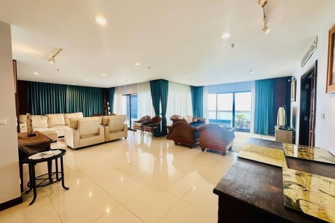 Apartamento de 2 dormitorios en Pattaya, Tailandia № 155709 - foto 2