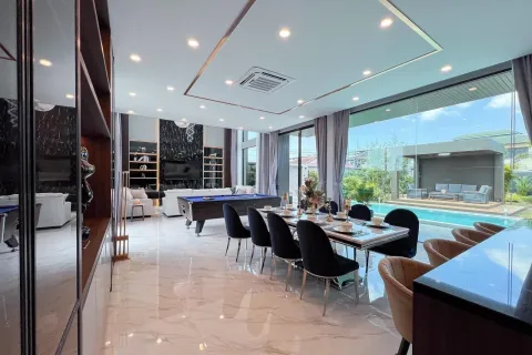 Chalet de 6 dormitorios en Pattaya, Tailandia № 155713 - foto 7