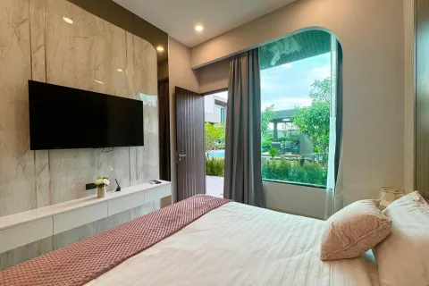 Chalet de 6 dormitorios en Pattaya, Tailandia № 155713 - foto 17