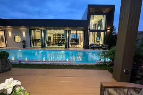 Villa in Pattaya, Thailand 6 bedrooms № 155713