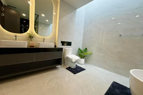 Chalet de 6 dormitorios en Pattaya, Tailandia № 155713 - foto 30