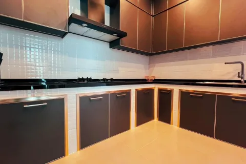 Chalet de 6 dormitorios en Pattaya, Tailandia № 155713 - foto 14