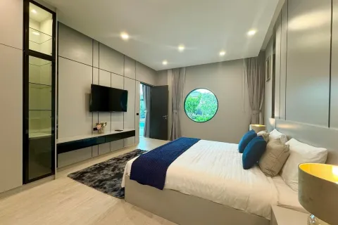 Chalet de 6 dormitorios en Pattaya, Tailandia № 155713 - foto 25