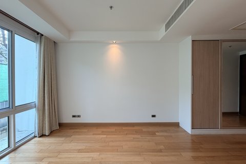 Condo in Watthana, Bangkok, Thailand, 4 bedrooms  № 201332 - photo 2