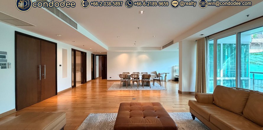 Condo in Watthana, Bangkok, Thailand, 4 bedrooms  № 201332